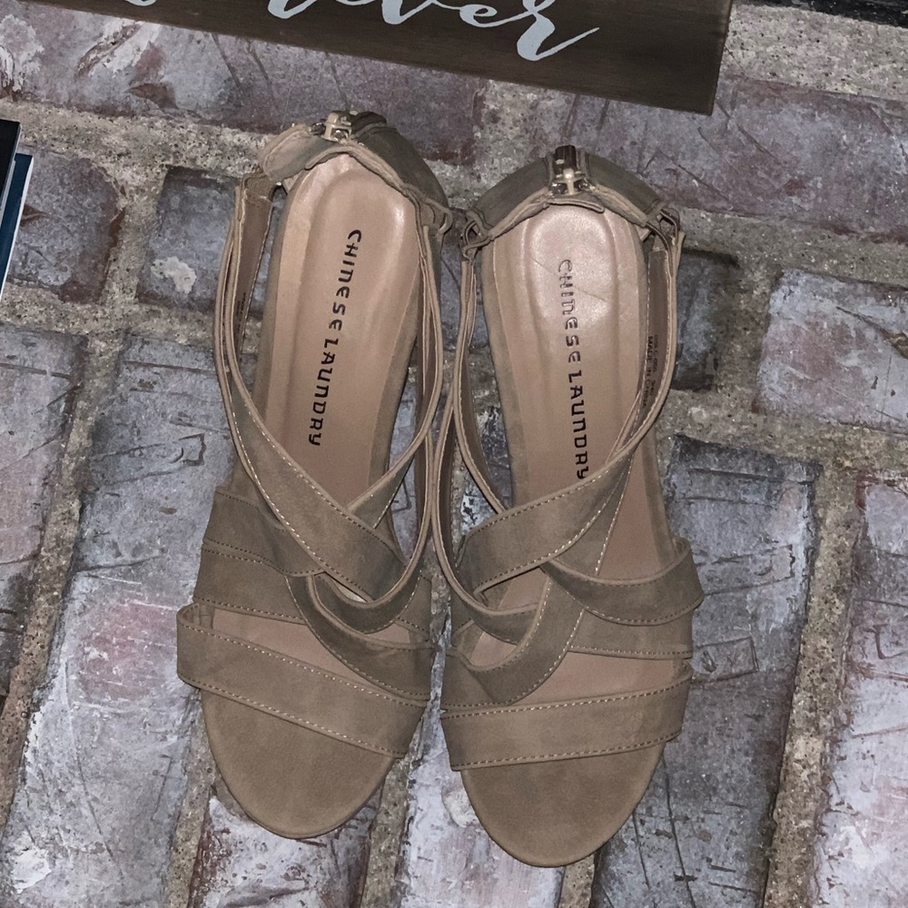 Chinese Laundry Mighty Strappy Wedges sz 9 - Picture 7 of 8